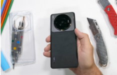 小米 12S Ultra 是 JerryRigEverything 弯曲测试视频系列中最新的超级旗舰 Android 智能手机