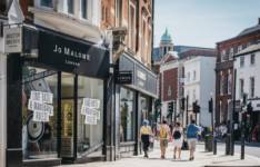 英国商业街零售商准备增加 30 亿英镑的商业费率